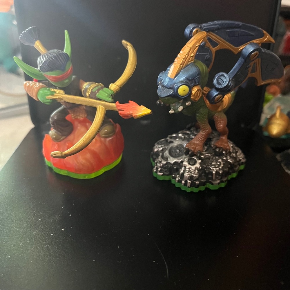 Lot of 2 Skylanders Spyro's Adventure - DROBOT & FLAMESLINGER Green Fire Tech